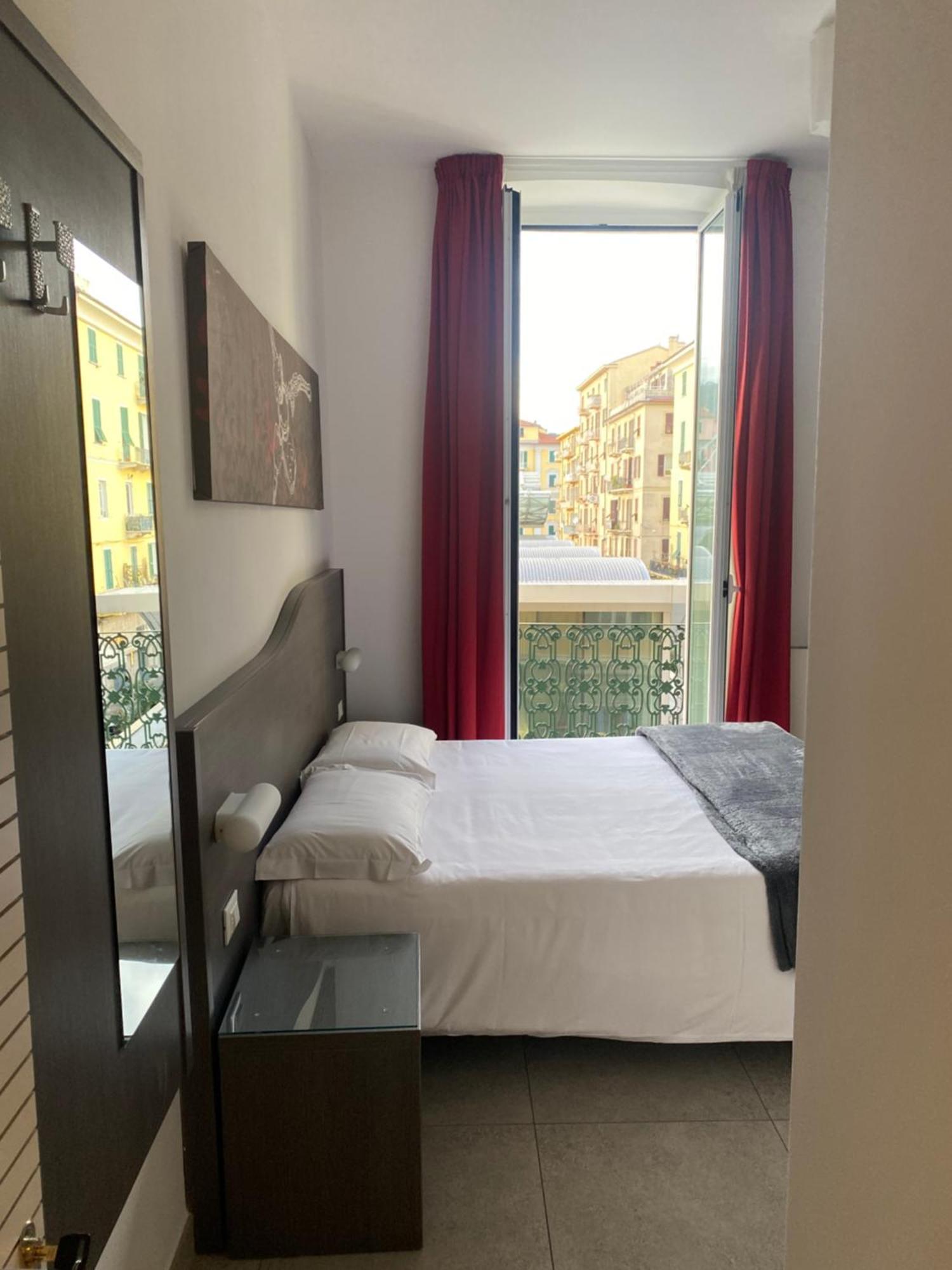 לה ספציה 54 Rosselli Rooms מראה חיצוני תמונה